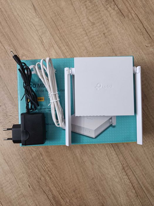 Router TP link WR844N