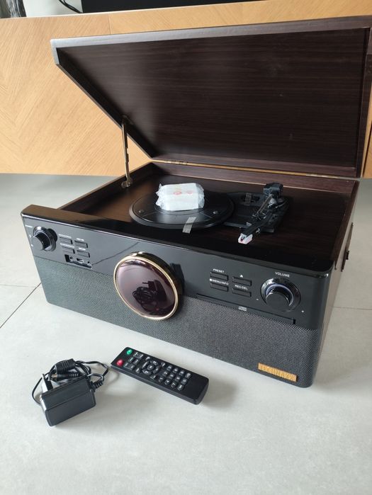 Gramofon Technaxx TX-137 odtwarzacz CD kaset Radio FM AUX Bluetooth Radio DAB+  głośnik