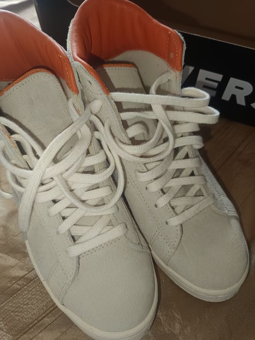 Tênis de coleção converse versão bugs bunny