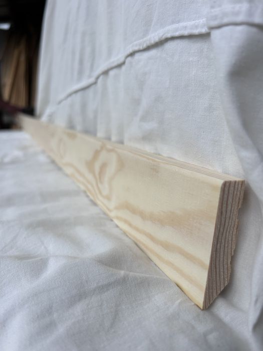 Плінтус підлоговий зрощений