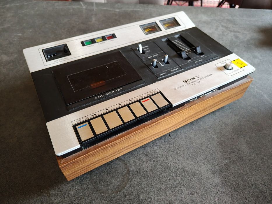 Magnetofon kasetowy Sony TC-117 stan bardzo dobry
Stereo Cassette Deck