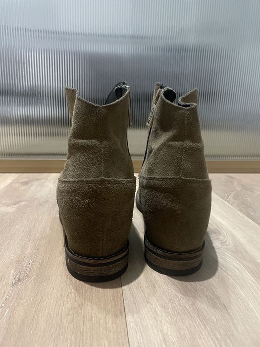 Botki Carinii w kolorze khaki.