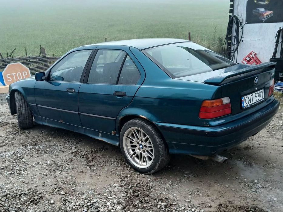BMW Seria 3 Oferta skierowana do kolekcjonerów i miłośników 320i