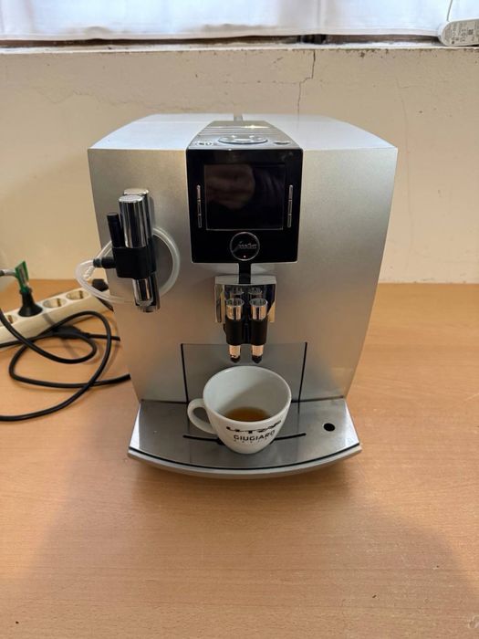 Кавомашина Jura Impressa J9.3 – преміум автоматична