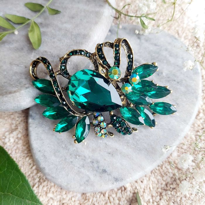 Broszka przypinka Vintage glamour ażurowa kryształowa .