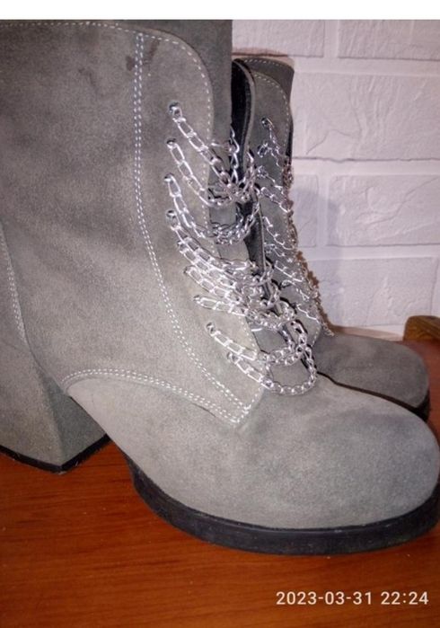 Взуття жіноче ботинки