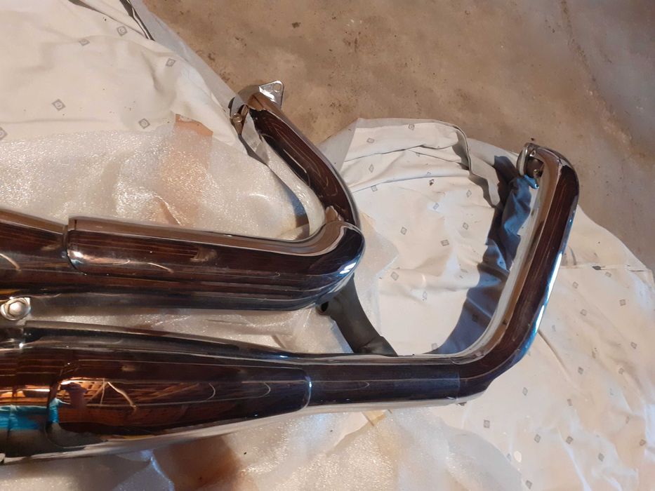 Kawazaki Vulcan VN 2000 escape