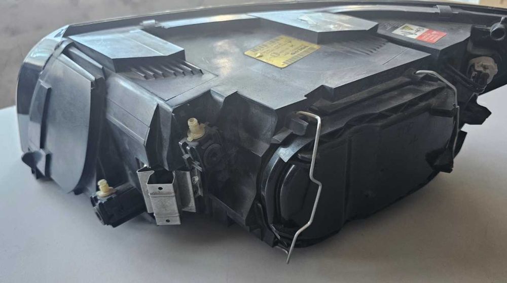 Farol dianteiro volvo v50 2006