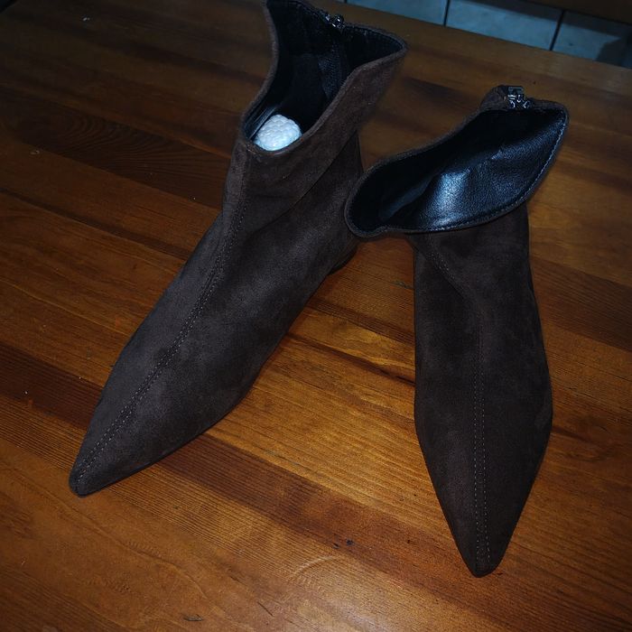 Eleganckie brązowe botki zamszowe 38