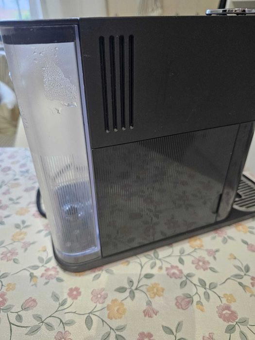 Máquina de Café DELONGHI Nespresso Lattissima One Evo EN510.B Preto