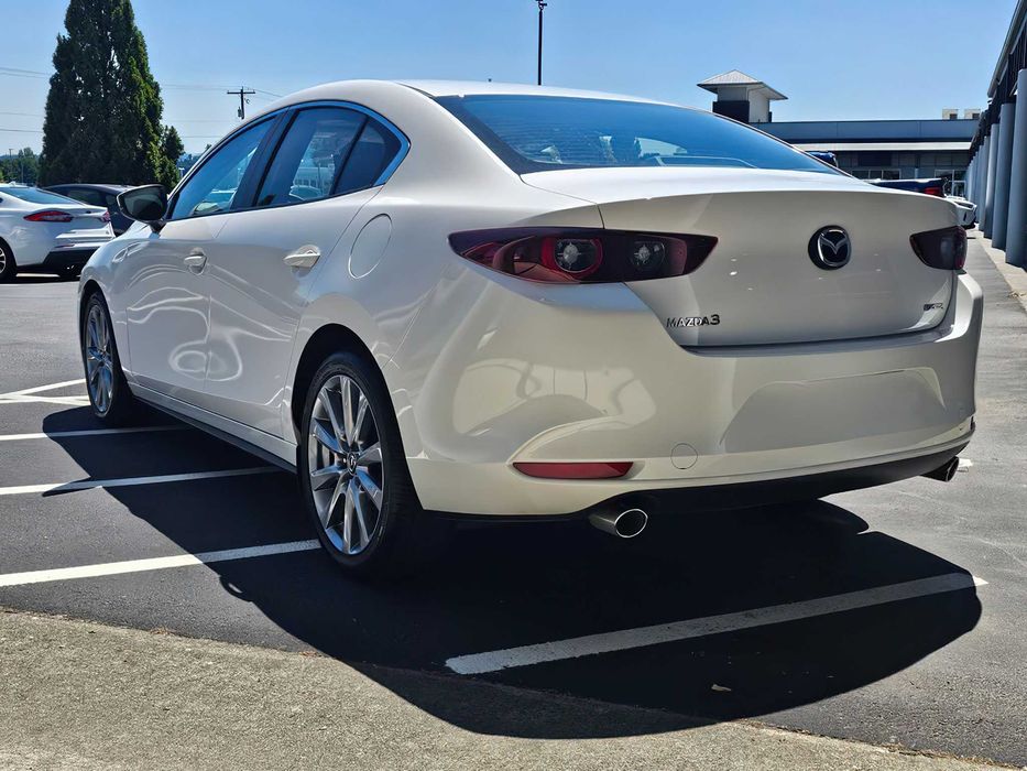 Mazda 3 Preferred      2025