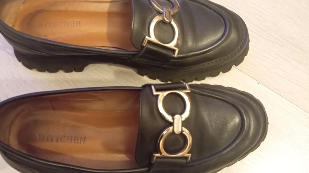 Damskie buty na koturnie