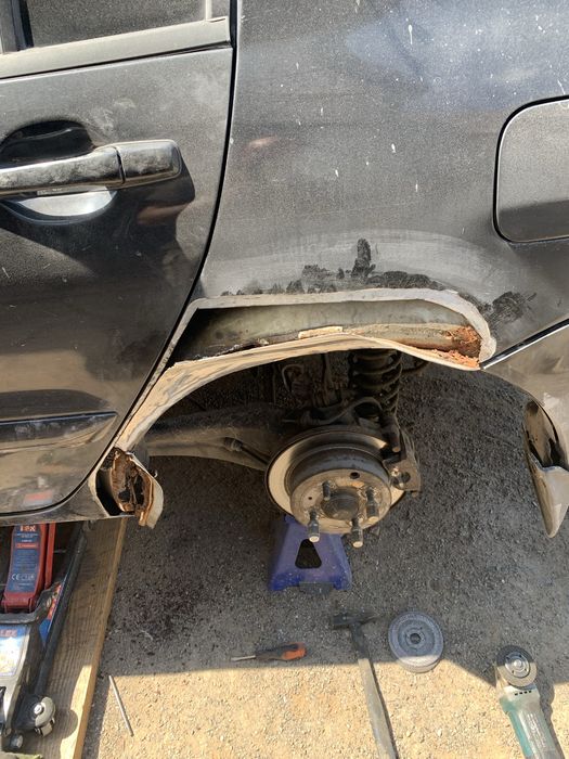 Зварювальні роботи кузовних елементів/авто