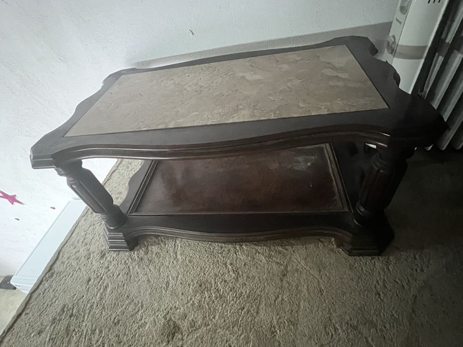 Mesa de cabeceira e mesa de centro