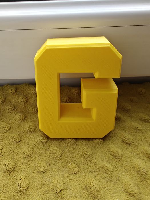 Casio G-SHOCK watch stand /  stojak na zegarek