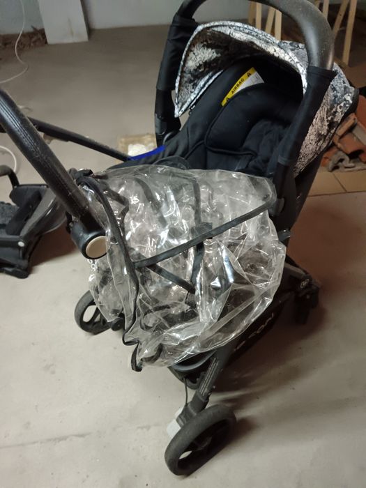 Carrinho bebé/criança usado