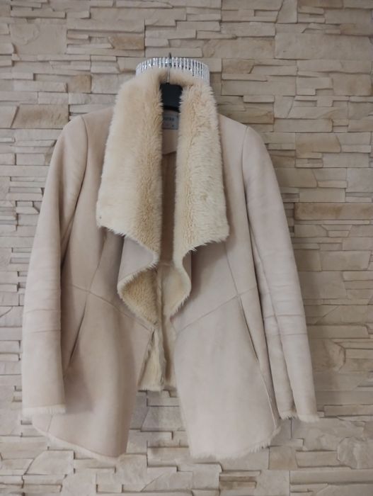Kożuszek damski Bershka rozmiar M