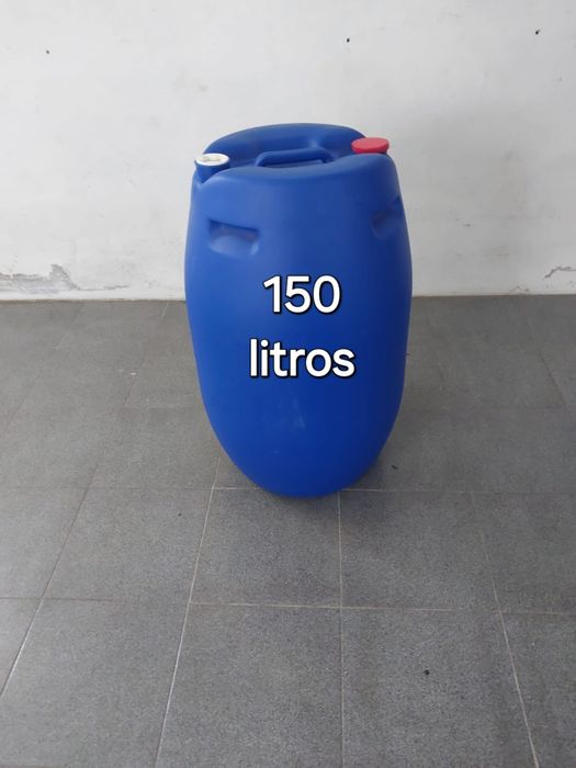 Bidões de plástico