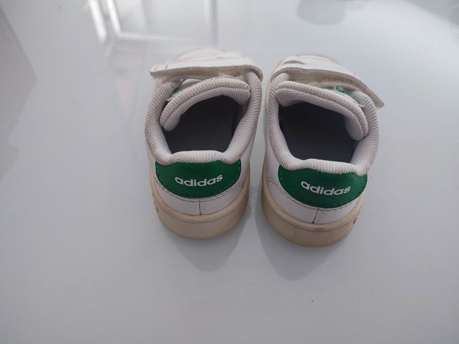 Tênis adidas tamanho 21