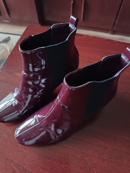 Lakierowane Botki na obcasie r. 38
