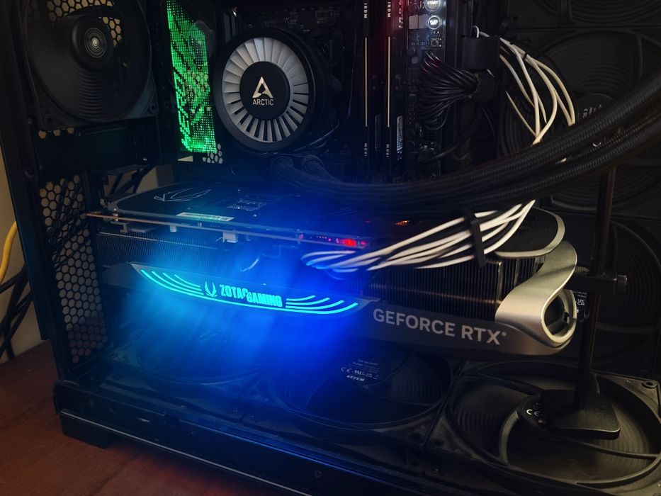 Rtx 4080 16gb zotac працює бездоганно