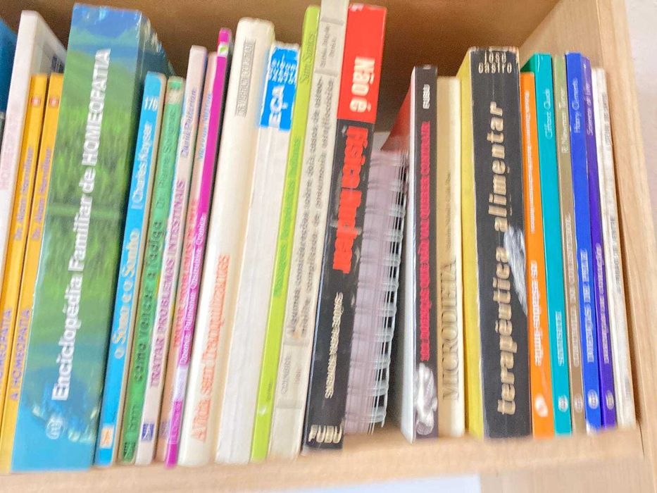 Lote de 356 livros de saude, bem estar, dietas, plantas, autoajuda