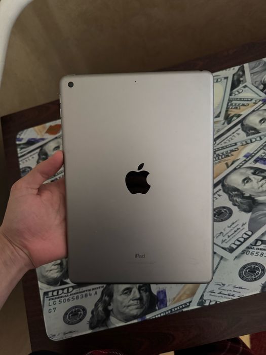 IPad 5 Gen 32Gb Wifi  Планшет Айпад Гарний стан