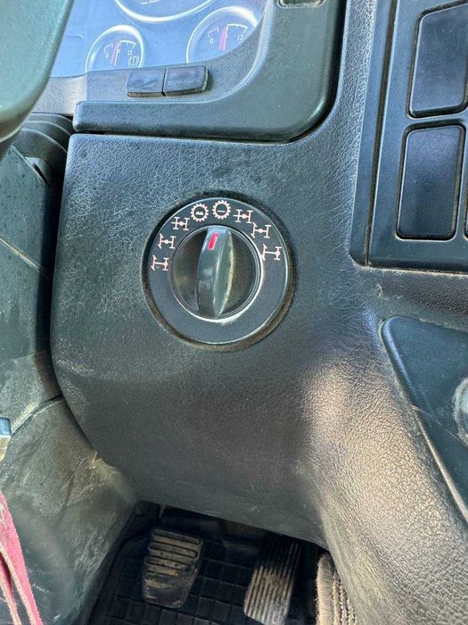 Самоскид повнопривідний з 25 кубовим герметичним кузовом