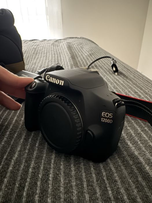 Canon 1200d + bolsa + 18-55mm + Remote Shooter