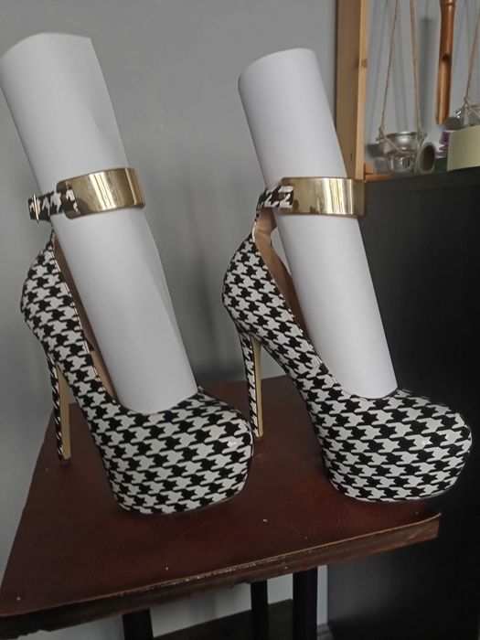 Buty damskie - Szpilki na platformie