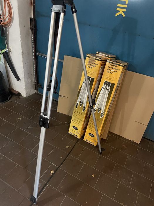 Statyw geodezyjny niwelatora