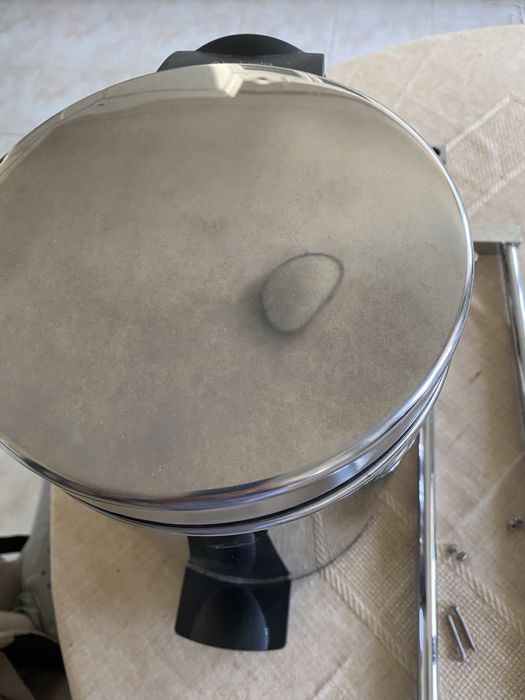 Balde de casa de banho e suportes toalhas e rolo