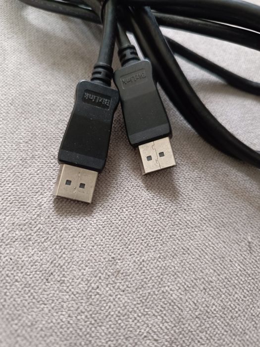 DisplayPort Cables64729665374081121