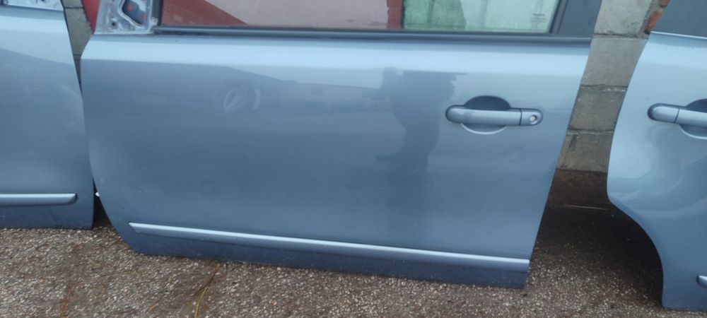 Nissan Note E11 drzwi lewe prawe przód lub tył B52G
