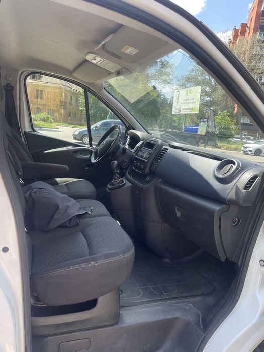 ОPEL VIVARO  BABESTO  1,6 дизель грузовой