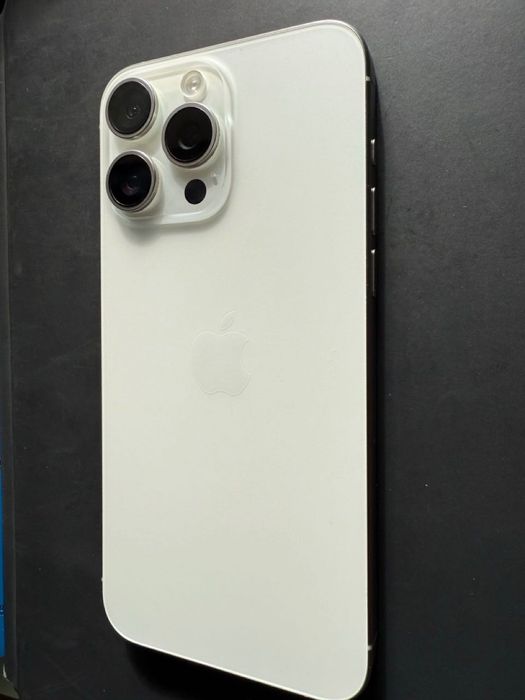 Iphone 15 Pro Max 256 GB (c/ várias capas e película privacidade)