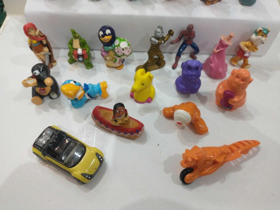 Figurki Kinder Niespodzianka 22szt