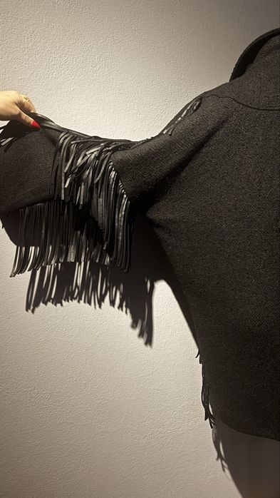 Plaszcz wełniany włoski ze skórzanymi fredzlami inspired balmain