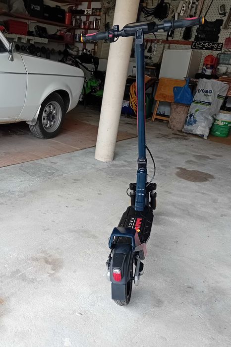 Trotinete Red Bull da-te asas.