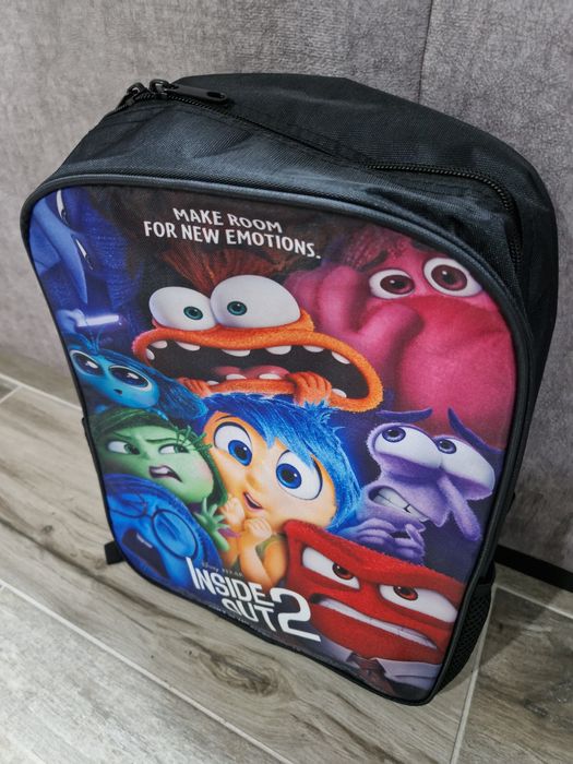 Mochila do "Divertida mente " . Nova