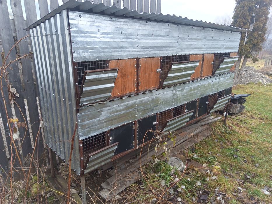 Найкращий варіант під пошук: Міцний двоярусний крільчатник для кролів