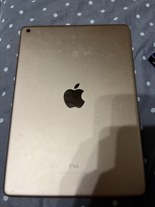 Айпад 6-го покоління . На 128 гб памяті