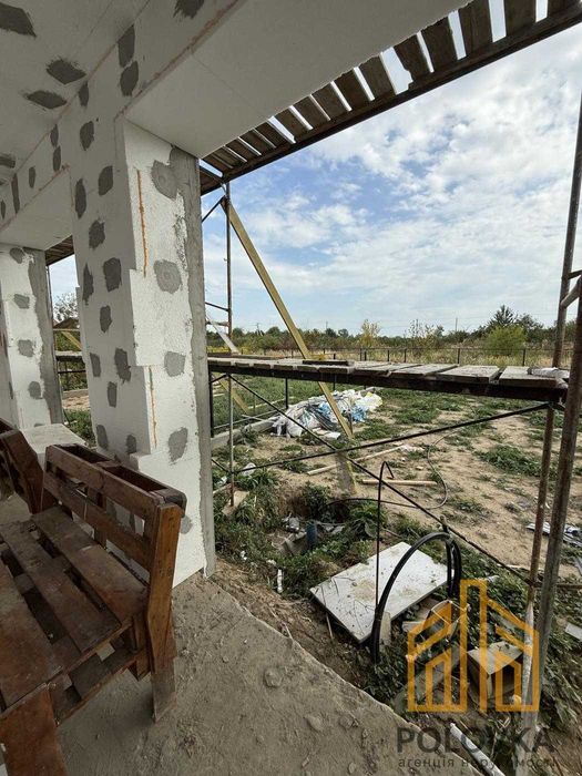 Продаж 2-поверхового дуплексу, Садовий