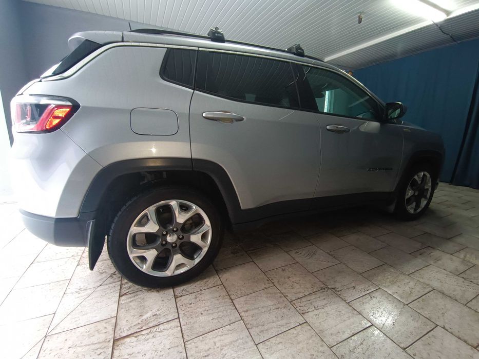 Jeep compass авто