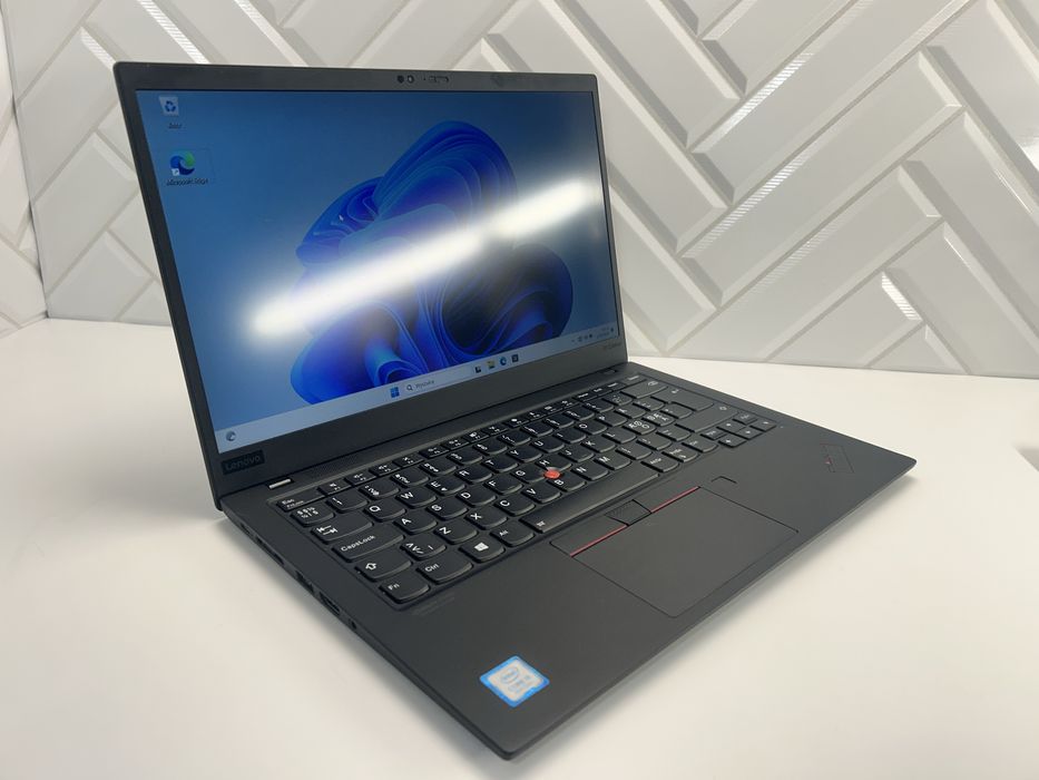 Świetny Laptop Lenovo x1 Carbon  i5-8gen 8 GB / 256 GB SSD