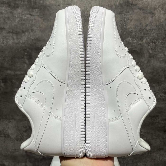 Nike Air Force 1 Low Supreme Biały r.40