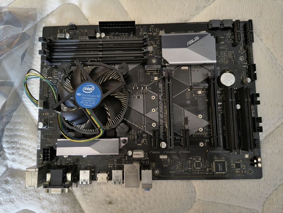Motherboard and CPU513907616624814081