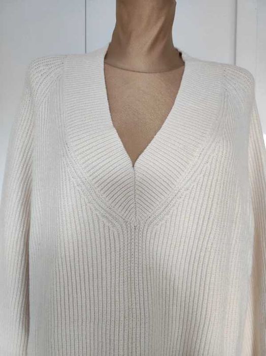 - Next - Sweter r. L / 44-46