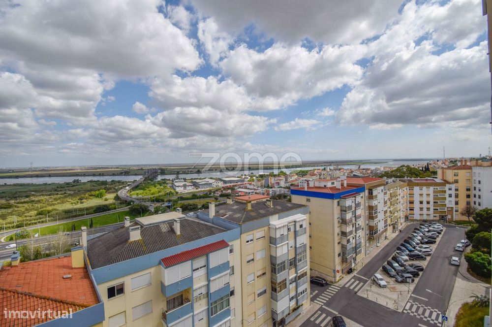 Apartamento T3 com Vista de Rio e Luz Natural | 9º Andar com Elevad...