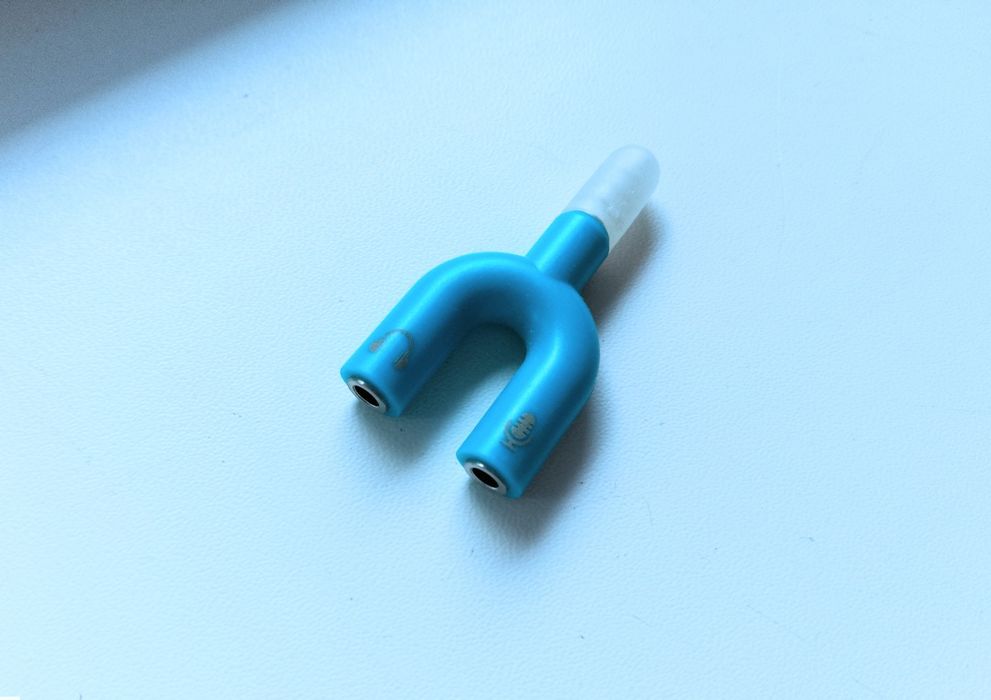 Адаптер переходник для наушников с микрофоном в один разъем mini jack